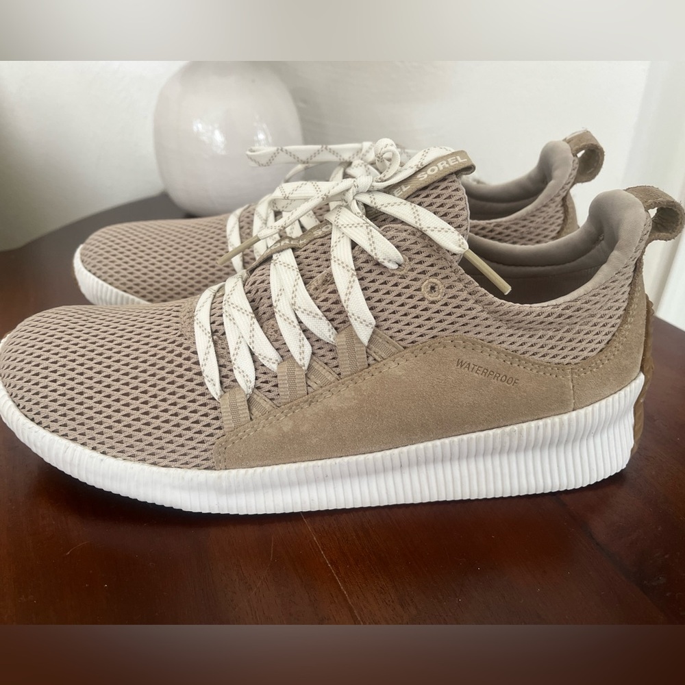 Women’s size 9.5 Sorel Tan Waterproof Sneakers